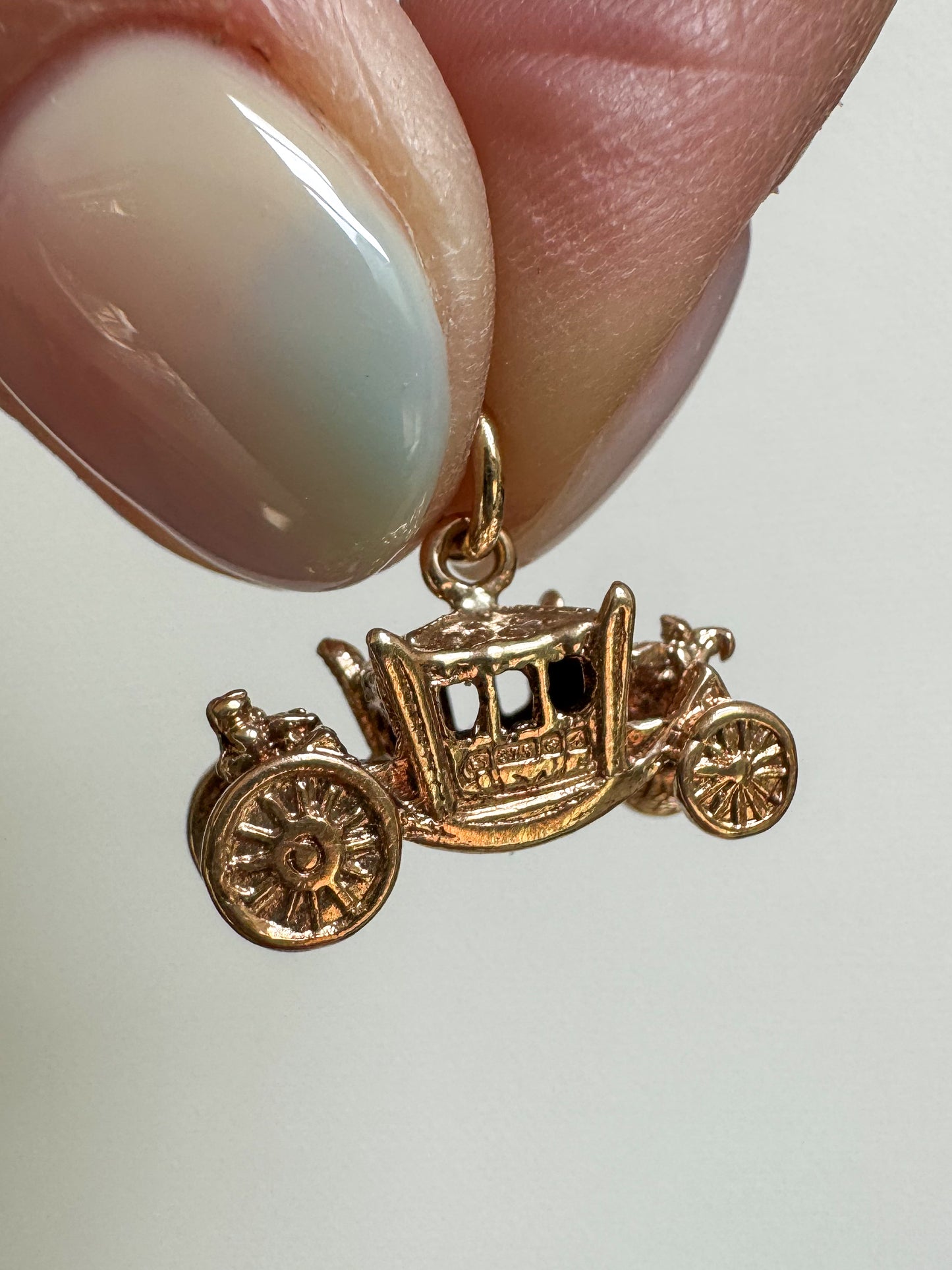 9K Gold British Carriage Charm