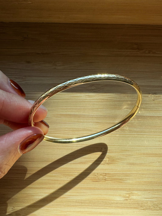 14K Diamond Cut Hinged Bangle