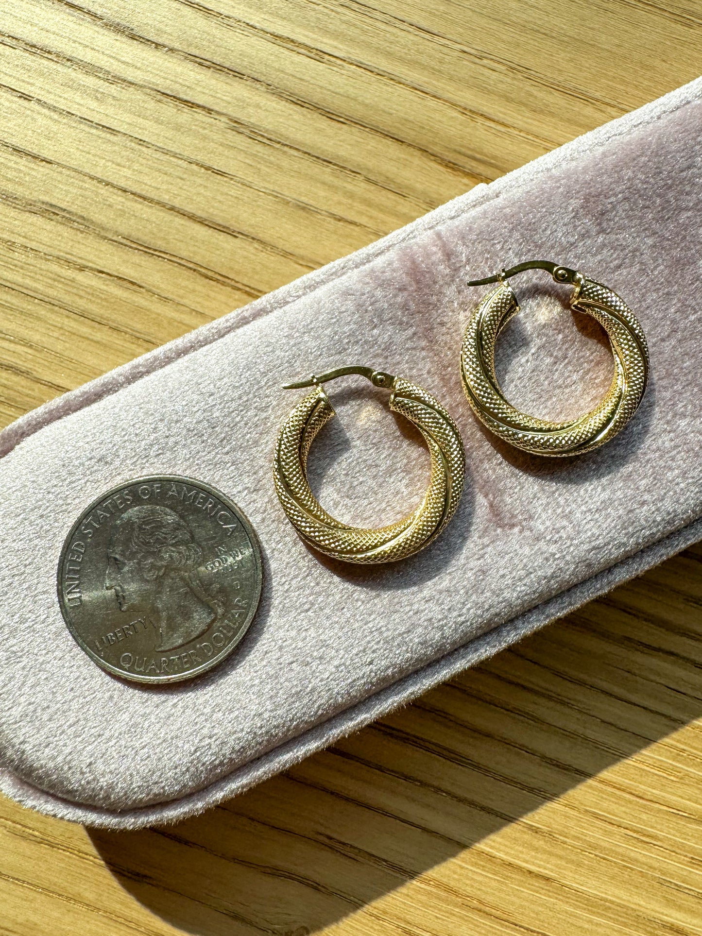 14K Unoaerre Textured Hoops