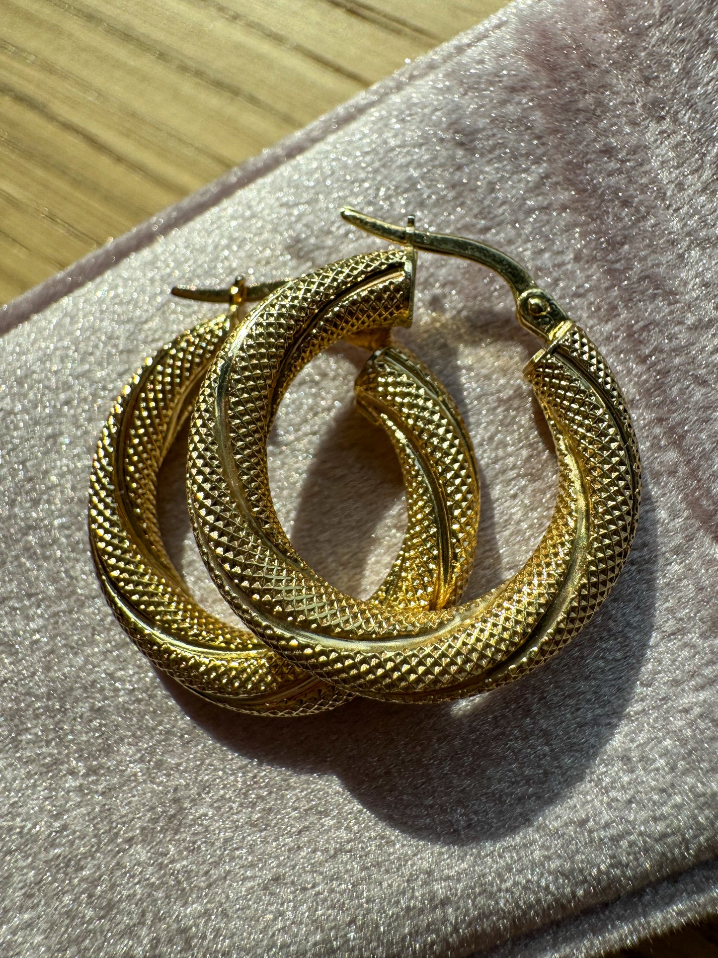 14K Unoaerre Textured Hoops