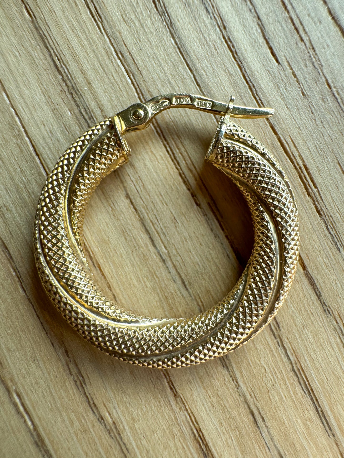 14K Unoaerre Textured Hoops