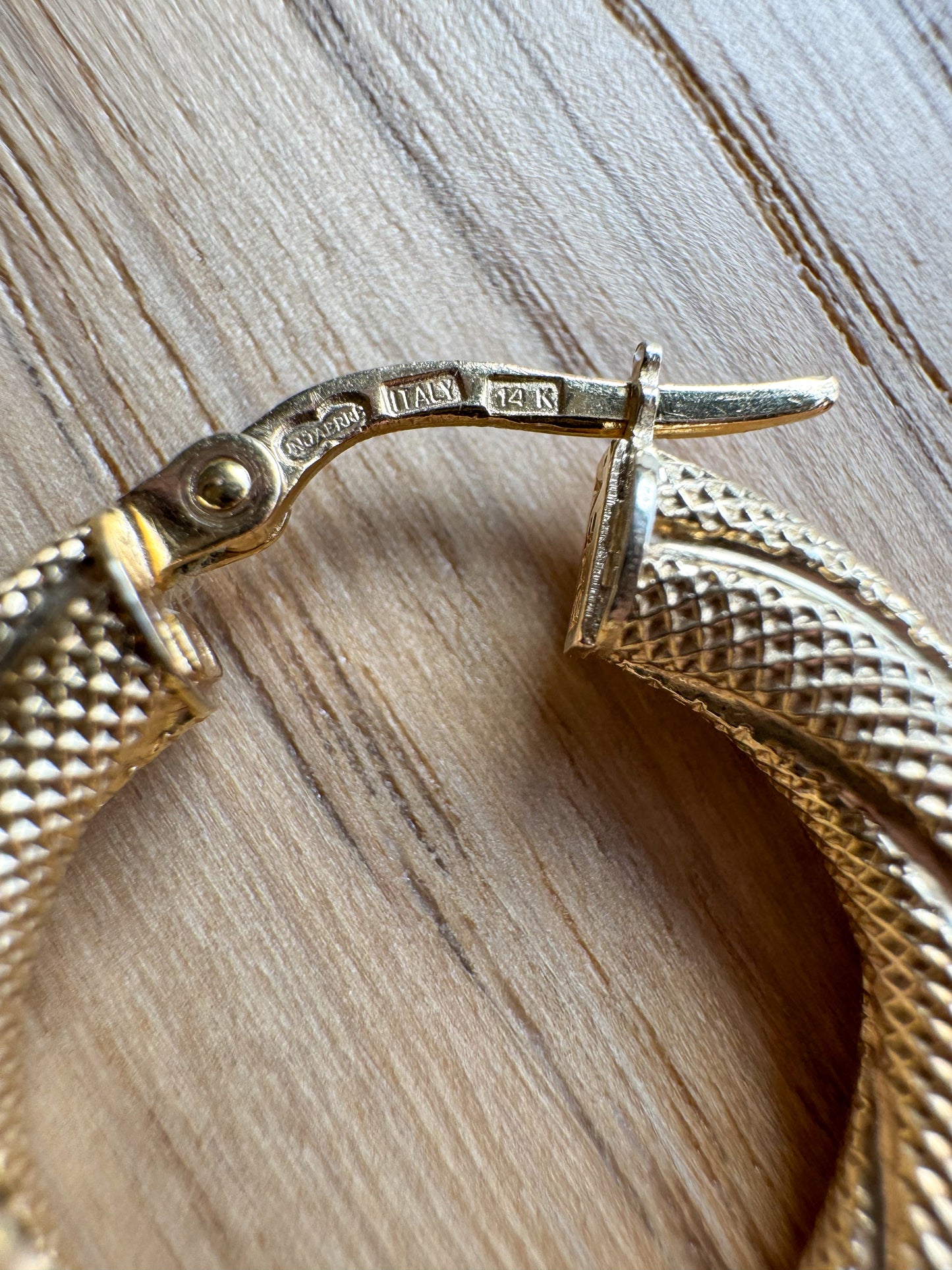 14K Unoaerre Textured Hoops