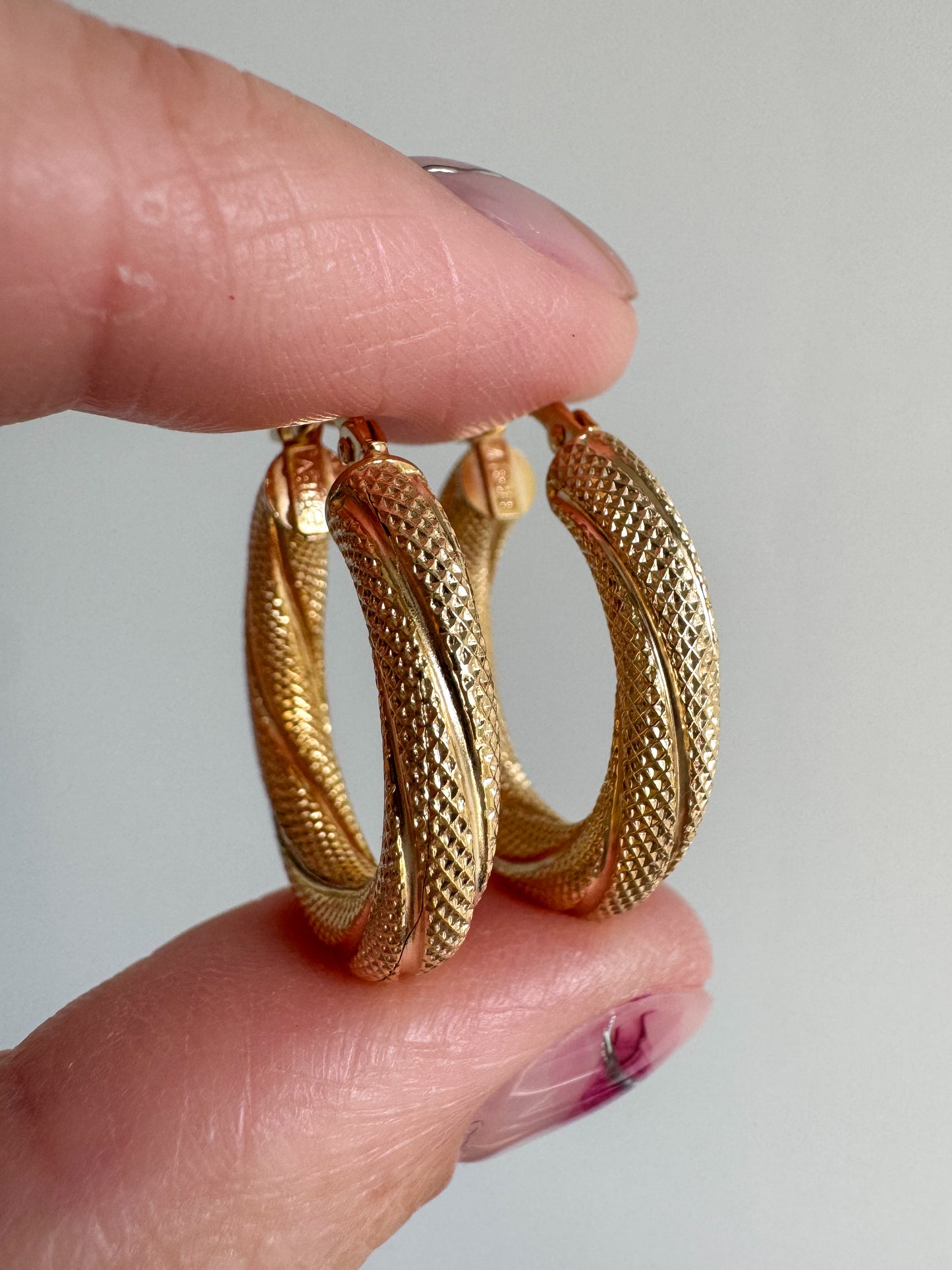 14K Unoaerre Textured Hoops