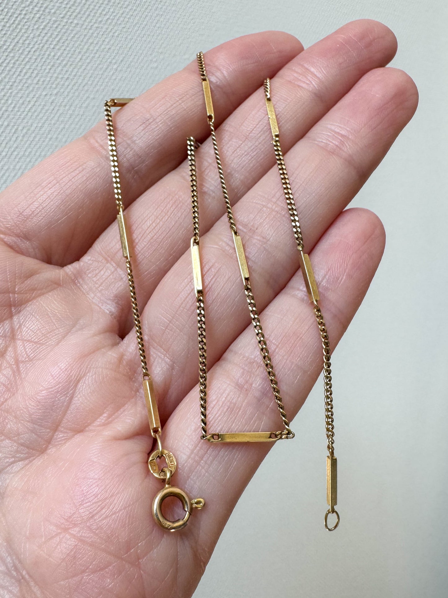 Vintage 14K Gold UnoAErre Bar Link Station Chain