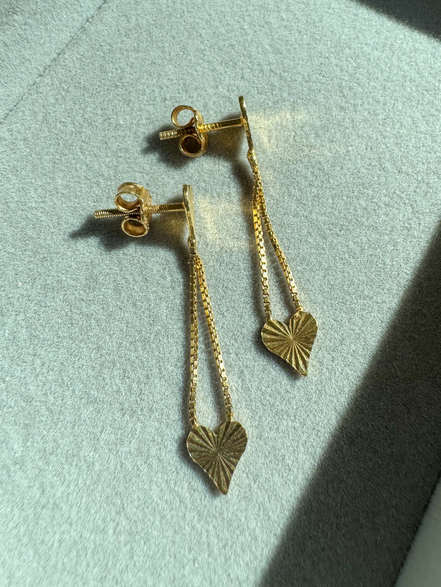 Vintage 18K Engine Turned Heart Dangle Earrings