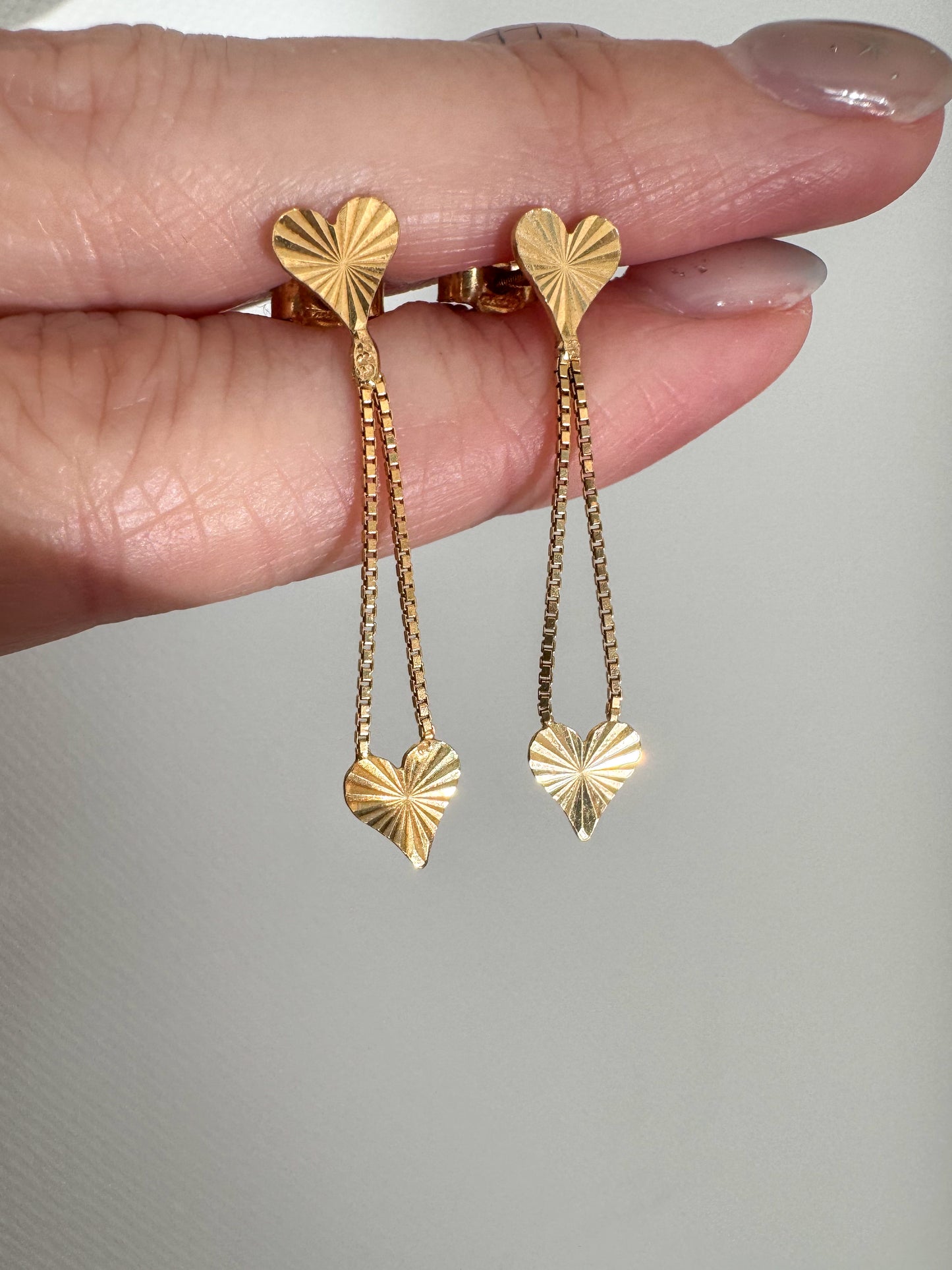 Vintage 18K Engine Turned Heart Dangle Earrings