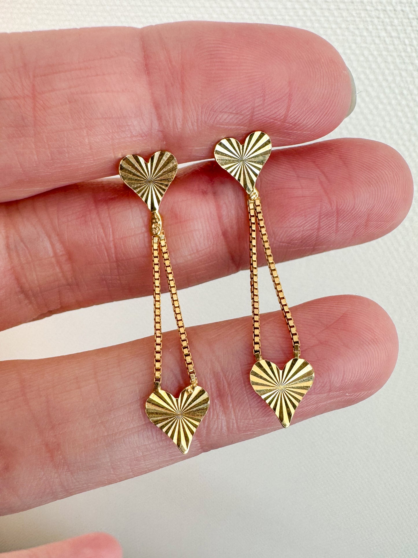 Vintage 18K Engine Turned Heart Dangle Earrings