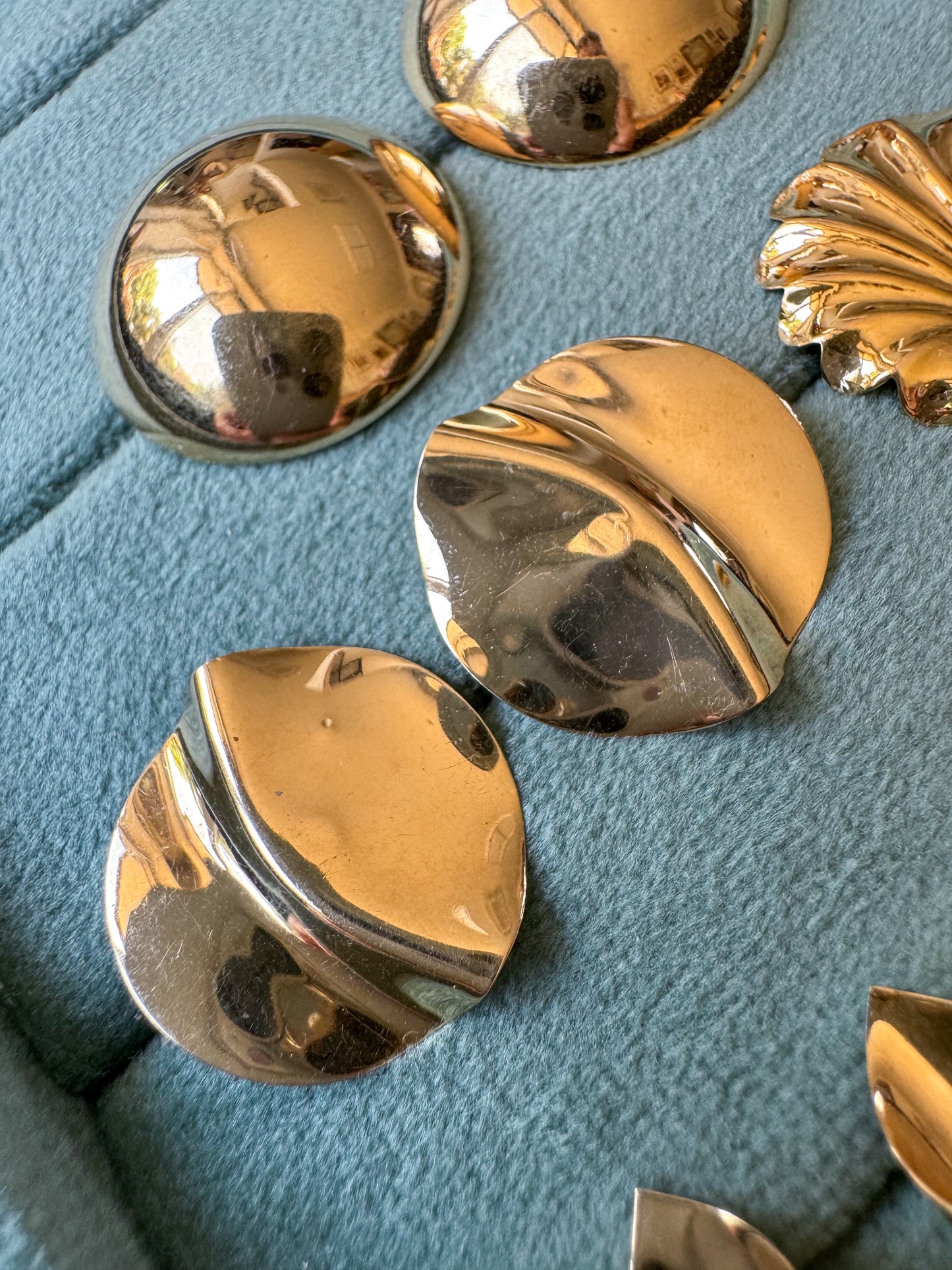 Vintage 14K Gold Round Crinkle Earrings