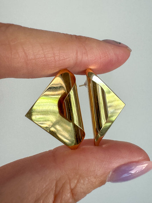 Vintage 14K Gold Triangular Curled Earrings