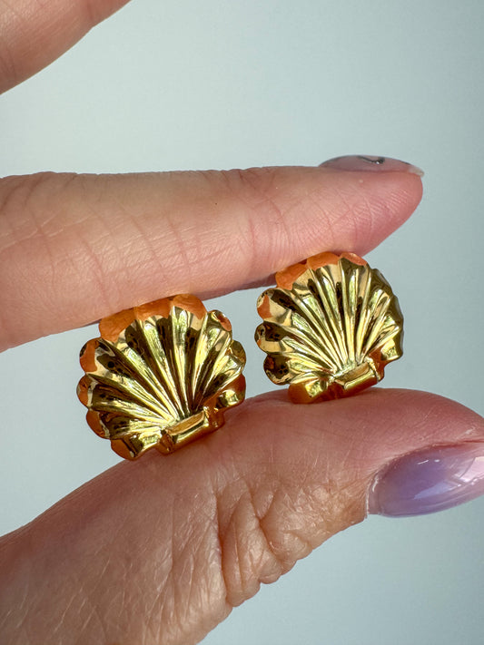 Vintage 18K Gold Seashell Statement Studs