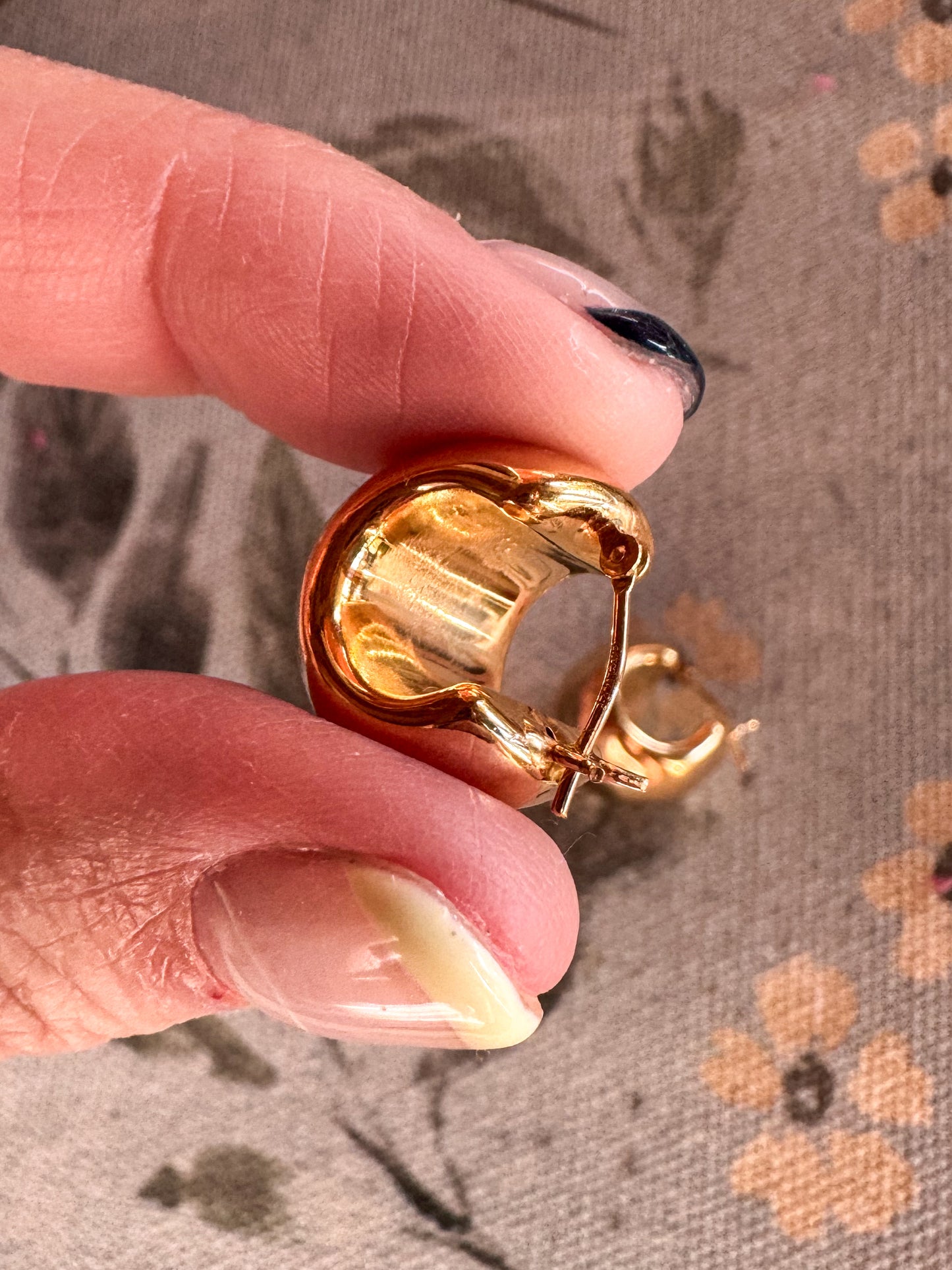 Vintage 14K Bubble Huggies