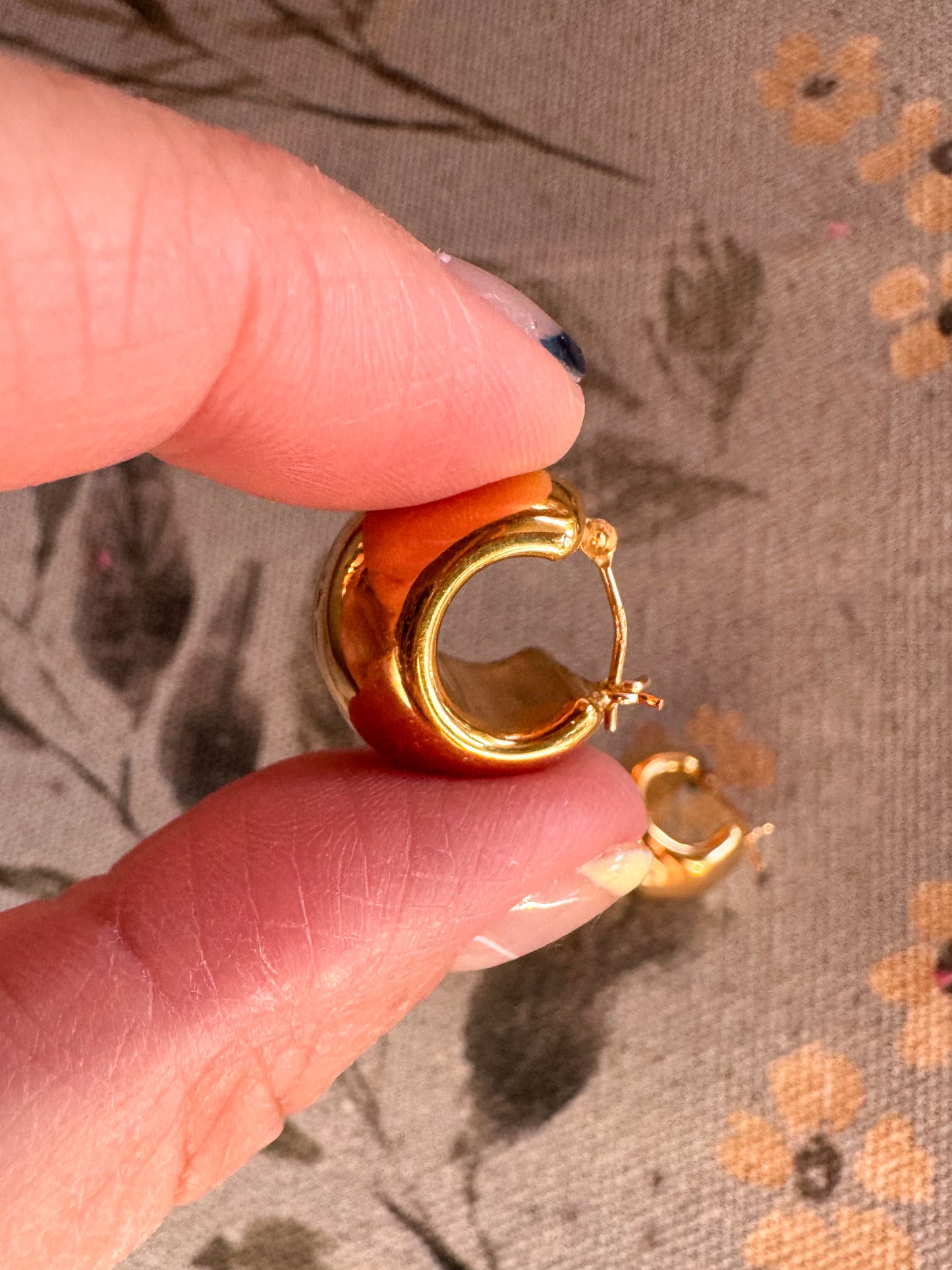 Vintage 14K Bubble Huggies