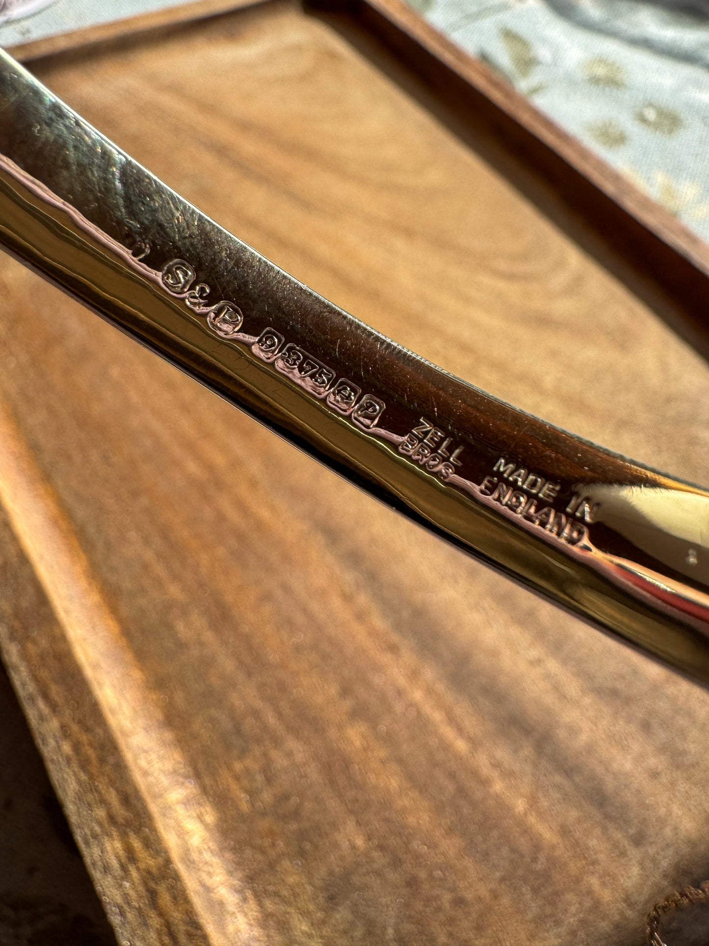 Vintage 9K Hand Engraved Bangle Bracelet