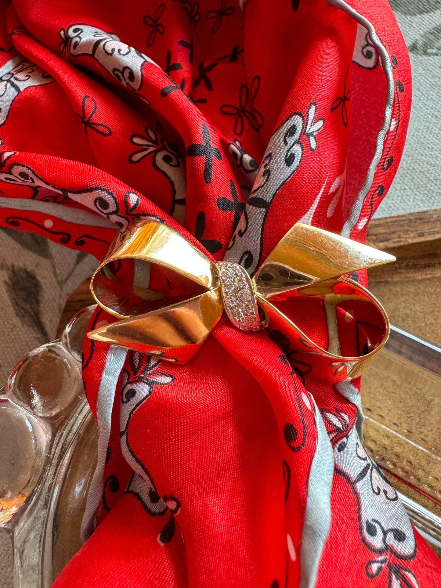 Vintage 14K Bow Brooch with Diamond Center