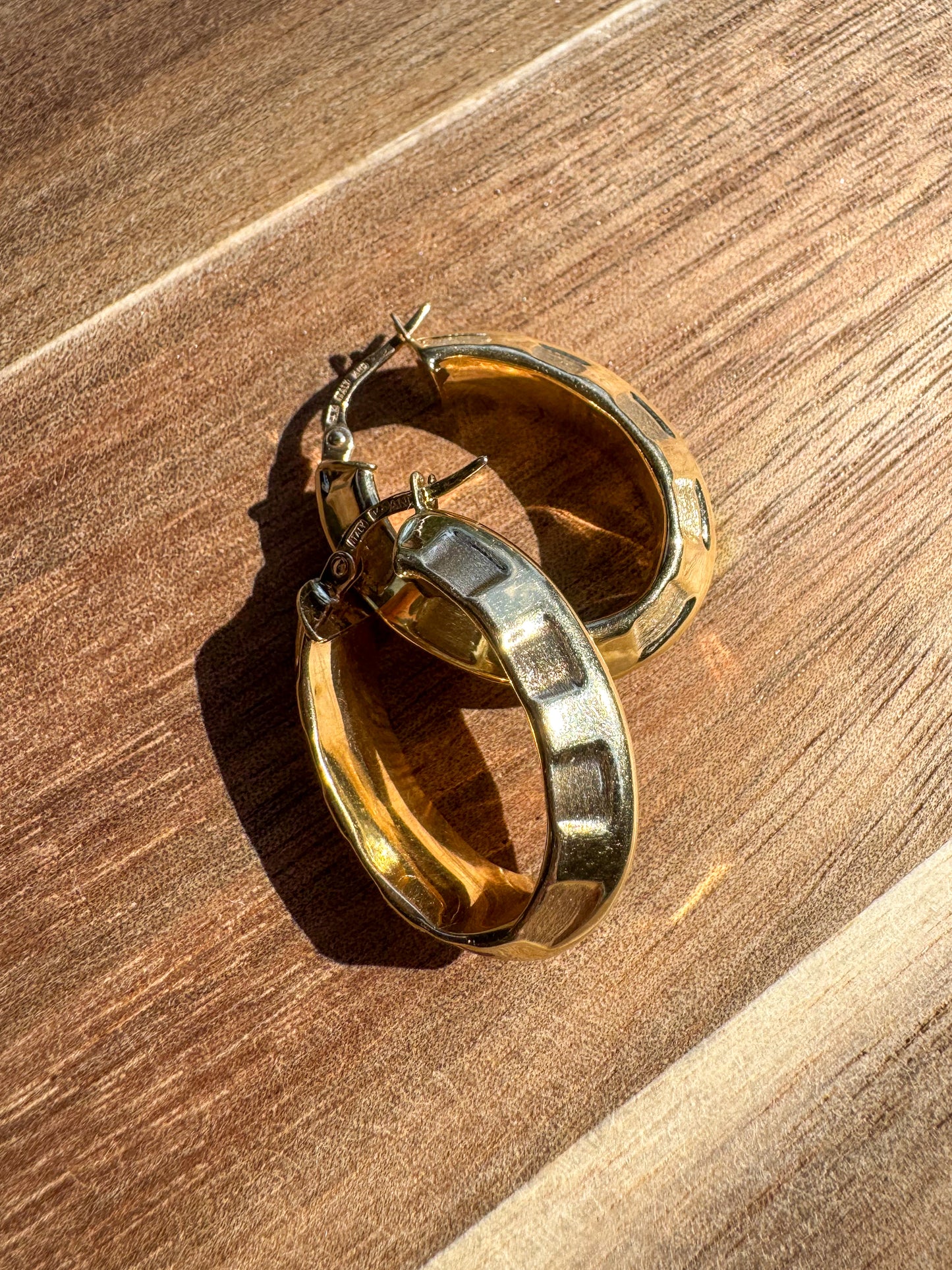 14K Checker Pattern Oval Hoops