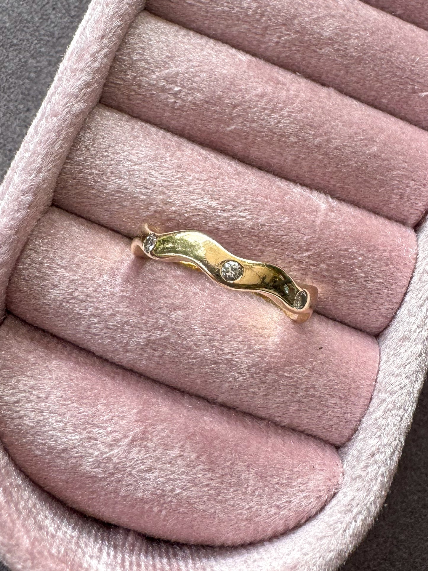 14K Wavy Ring with Diamonds