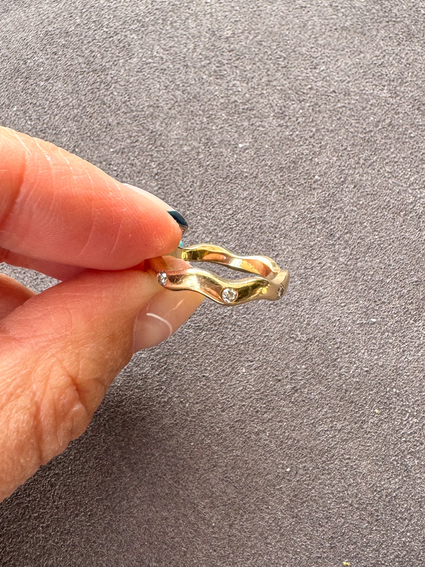 14K Wavy Ring with Diamonds