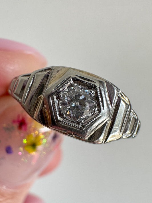 Vintage 14K and Diamond Art Deco Ring