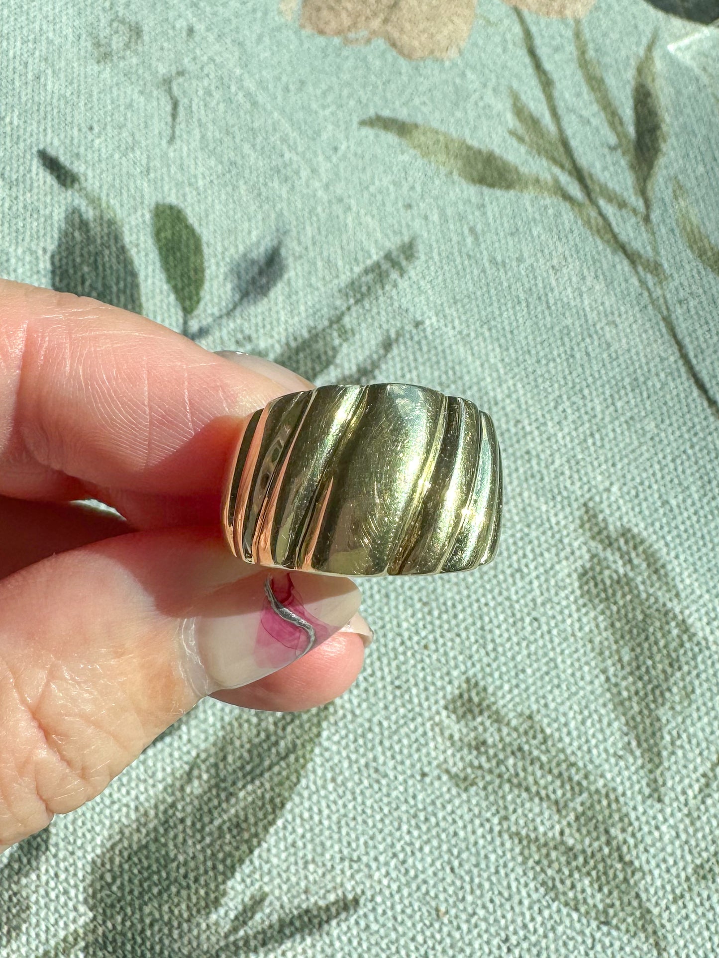 14K Scalloped Statement Ring